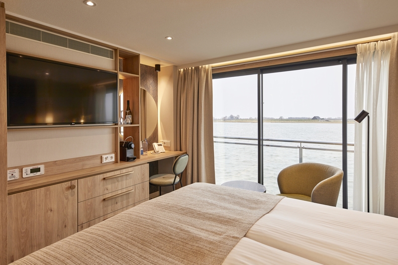 Double Cabin Diamond Deck